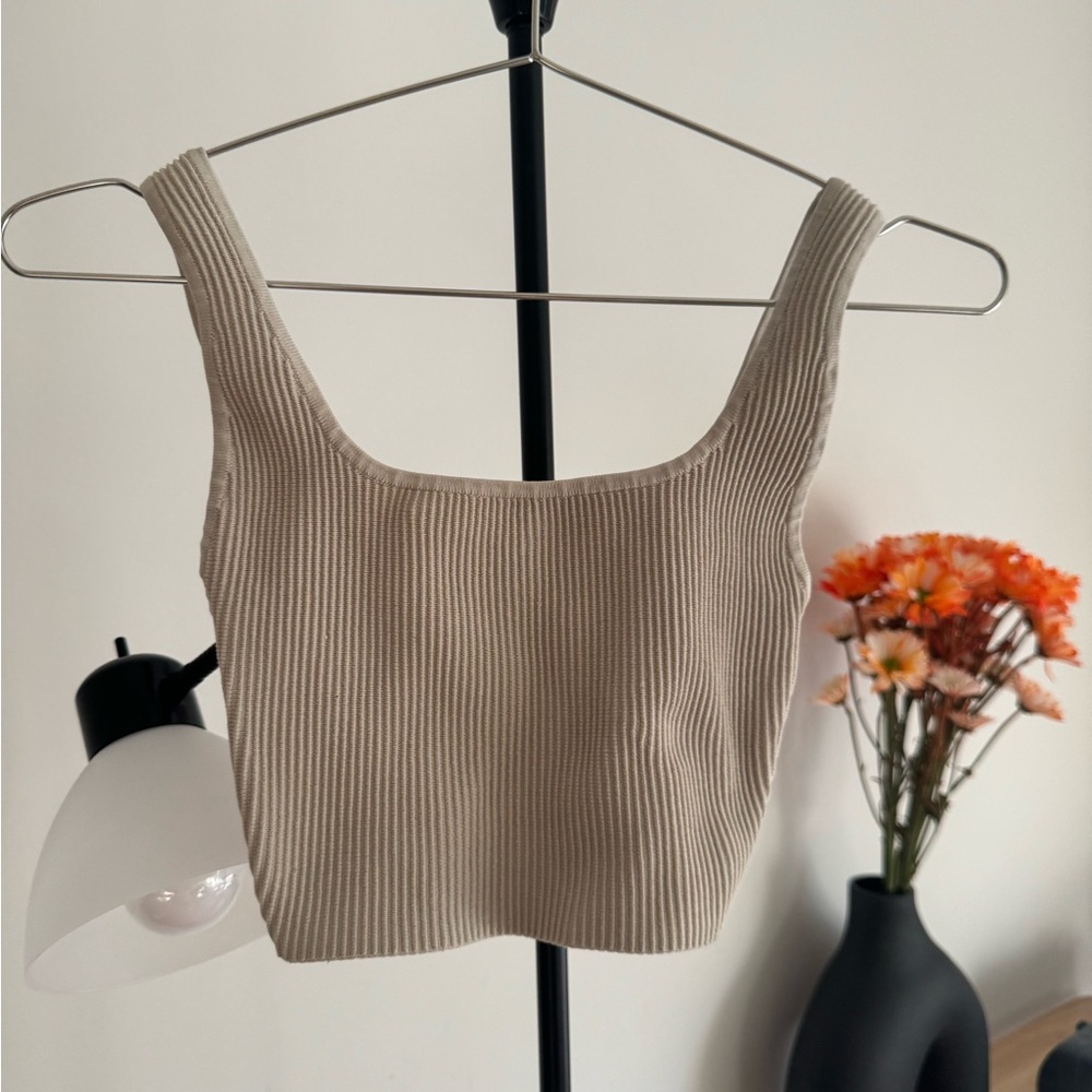 Aritzia Sculpt Knit Tank